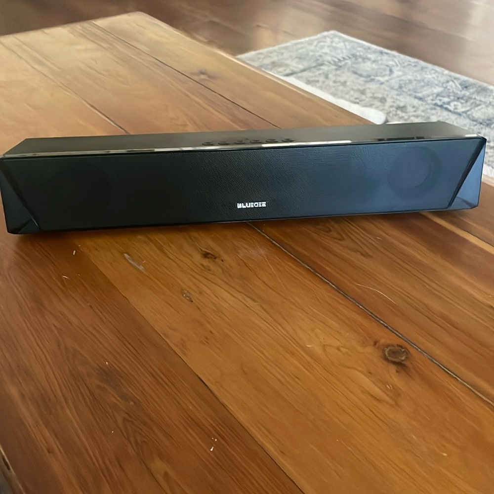 Used Blue Dee Bluetooth Gaming Speaker